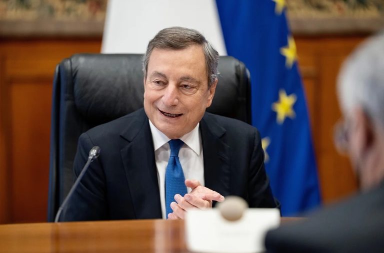 Mario Draghi, ‘nonno istituzionale’, pronto per il Quirinale